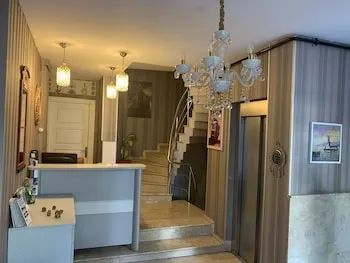 Omar Sultan Park Suites