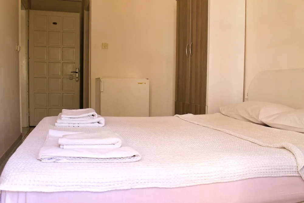 Basic Tek Büyük Yataklı Oda, 1 Büyük (Queen) Boy Yatak