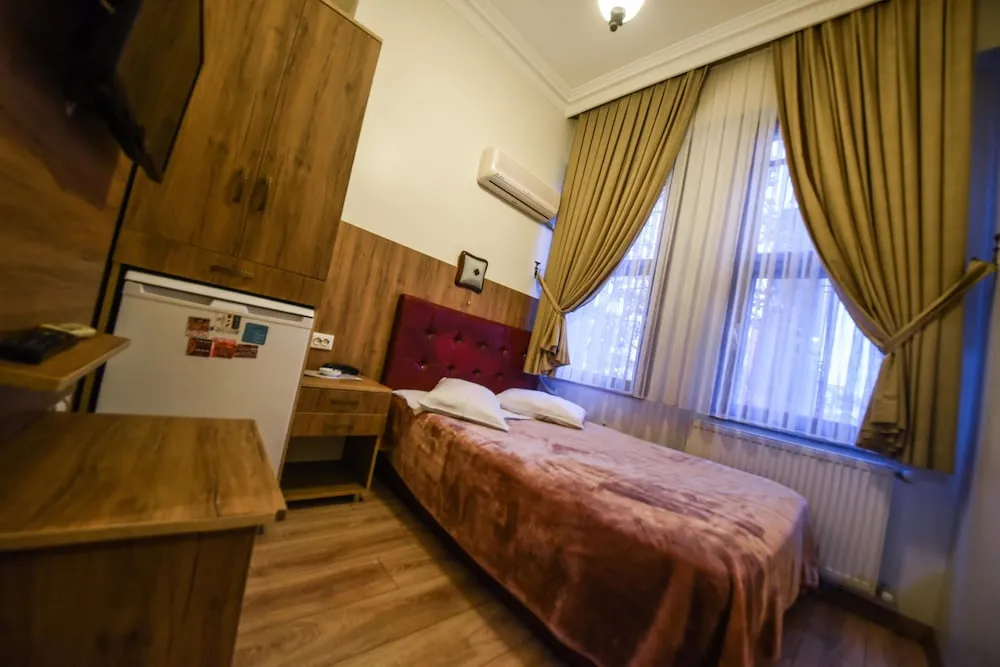 Comfort Tek Büyük veya İki Ayrı Yataklı Oda