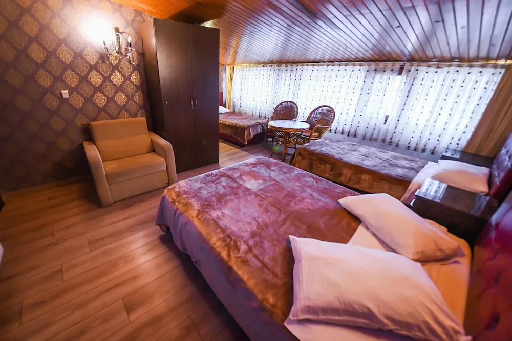 Comfort Tek Büyük veya İki Ayrı Yataklı Oda