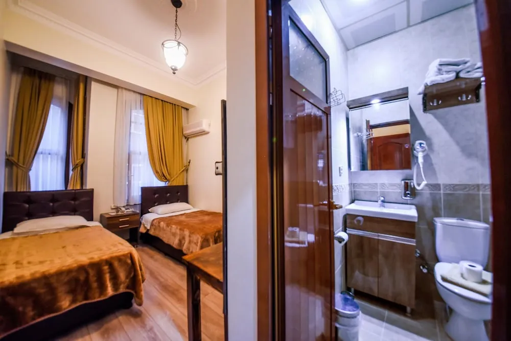 Comfort Tek Büyük veya İki Ayrı Yataklı Oda