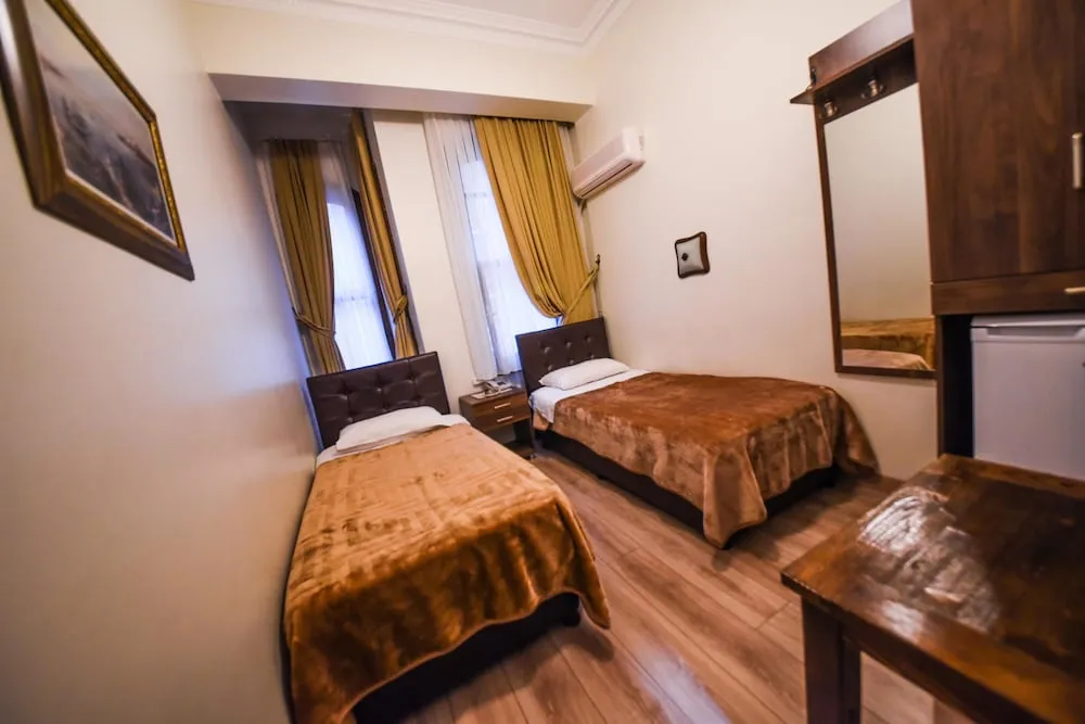 Comfort Tek Büyük veya İki Ayrı Yataklı Oda