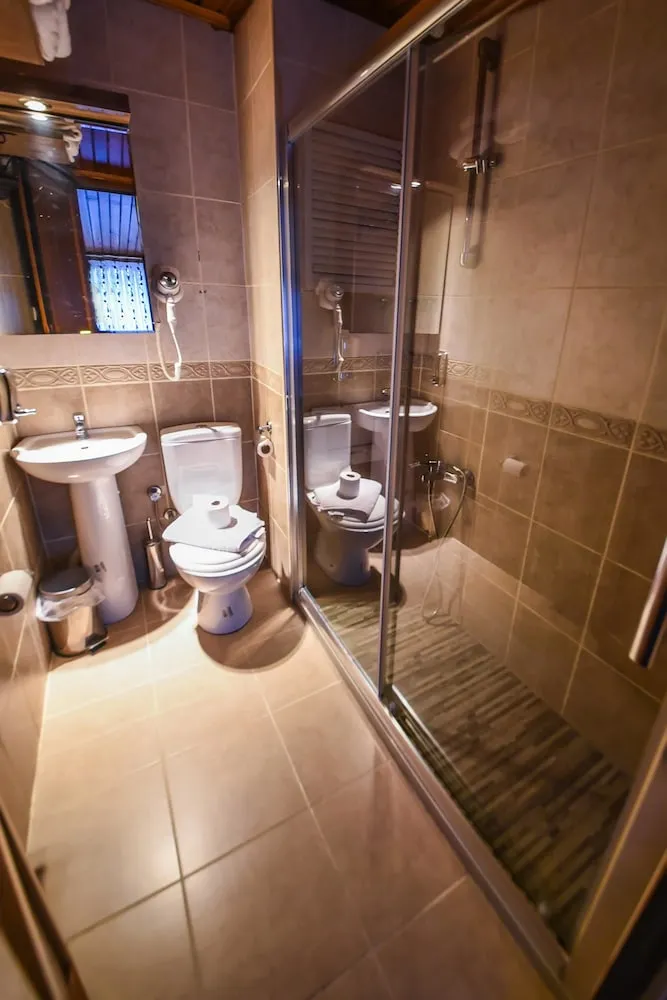 Comfort Tek Büyük veya İki Ayrı Yataklı Oda