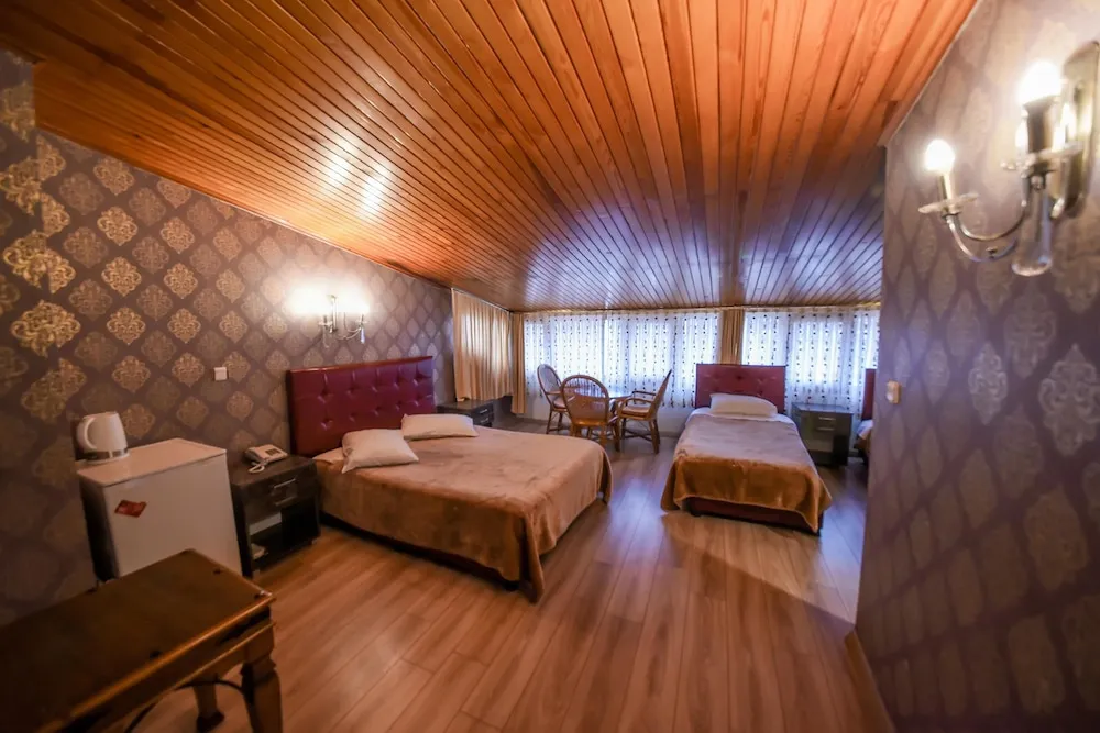 Comfort Tek Büyük veya İki Ayrı Yataklı Oda