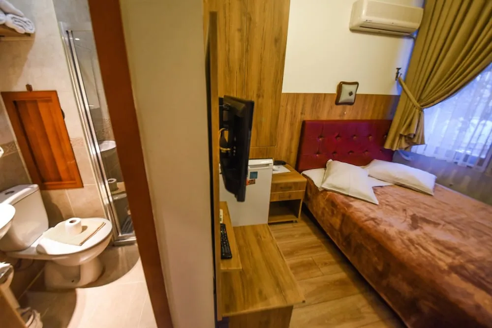 Comfort Tek Büyük veya İki Ayrı Yataklı Oda