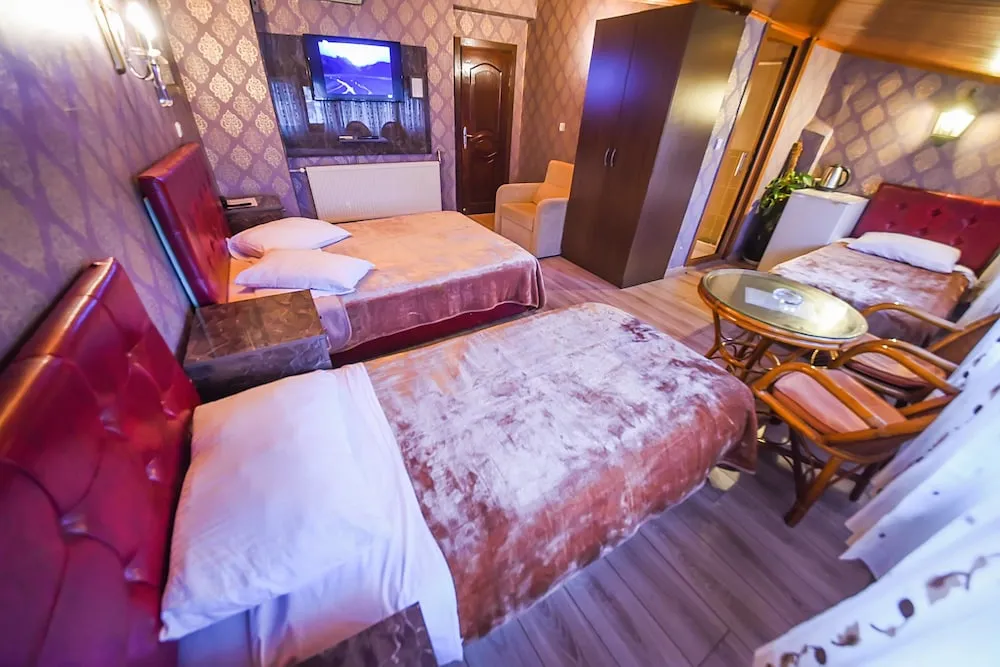 Comfort Tek Büyük veya İki Ayrı Yataklı Oda