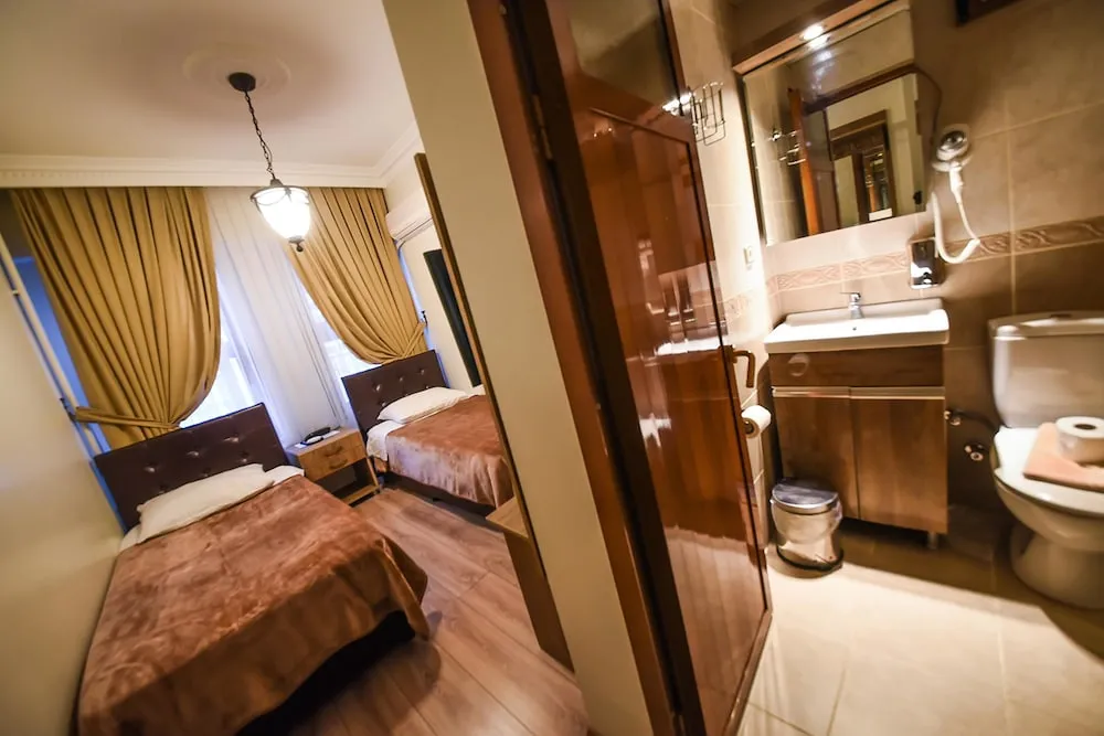Comfort Tek Büyük veya İki Ayrı Yataklı Oda