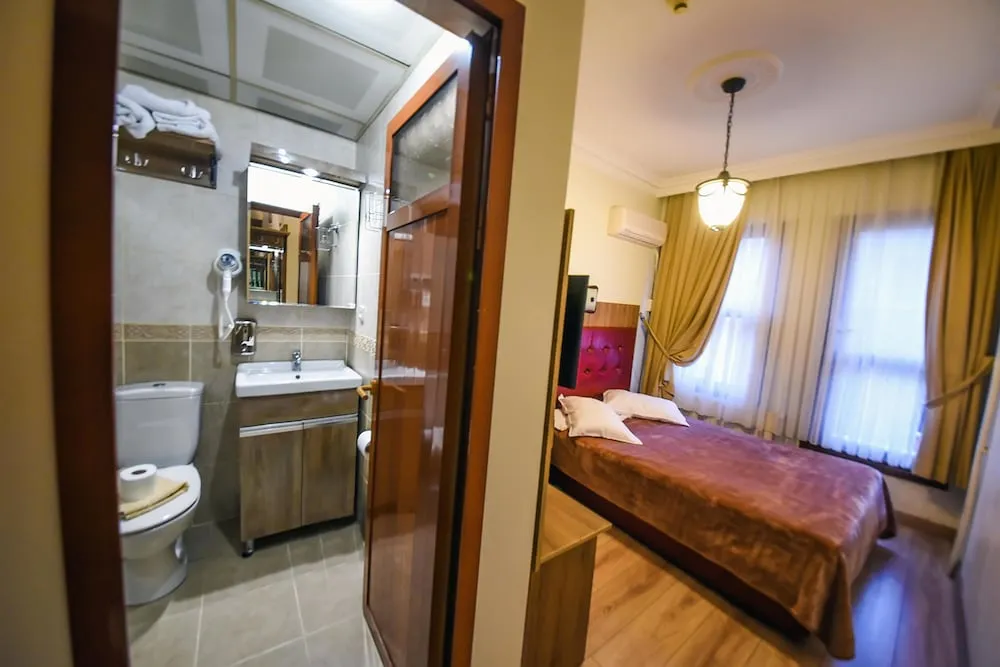 Comfort Tek Büyük veya İki Ayrı Yataklı Oda