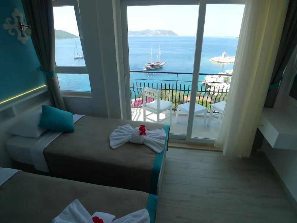İki Ayrı Yataklı Deniz Manzaralı Oda
