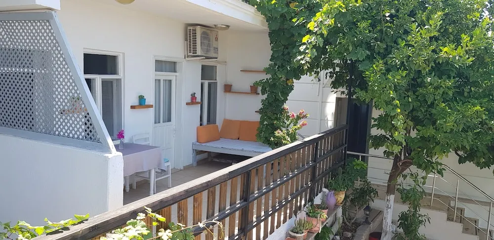 Üç Kişilik Oda