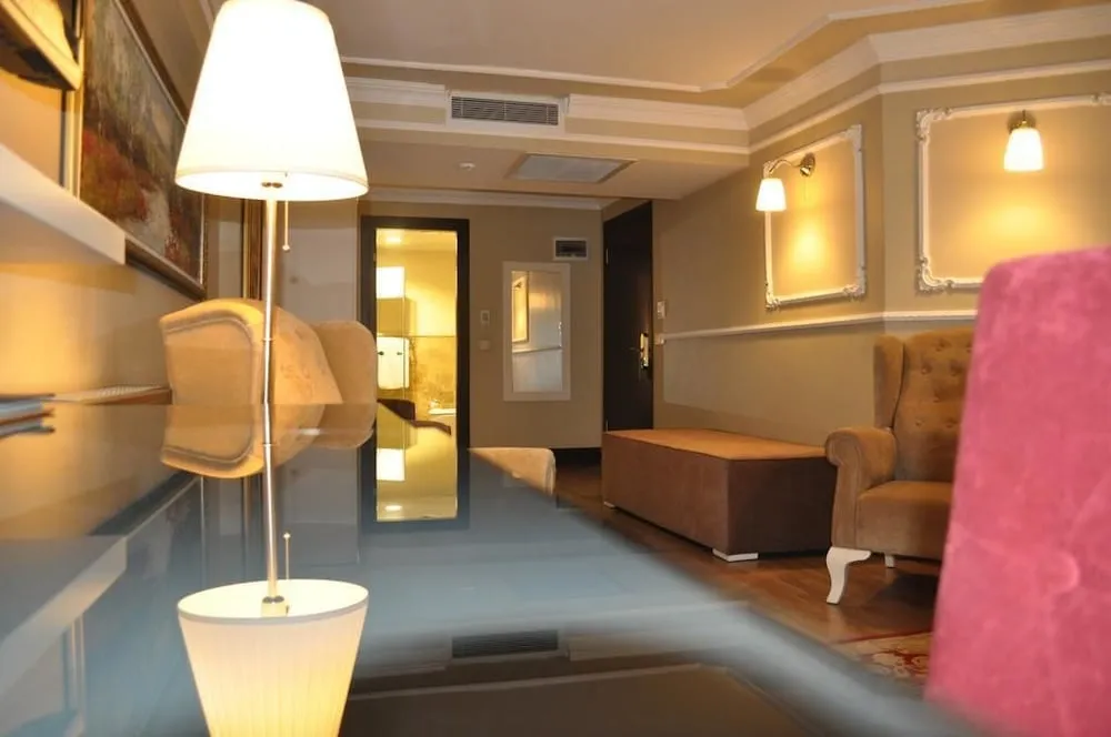 Deluxe Tek Büyük Yataklı Oda