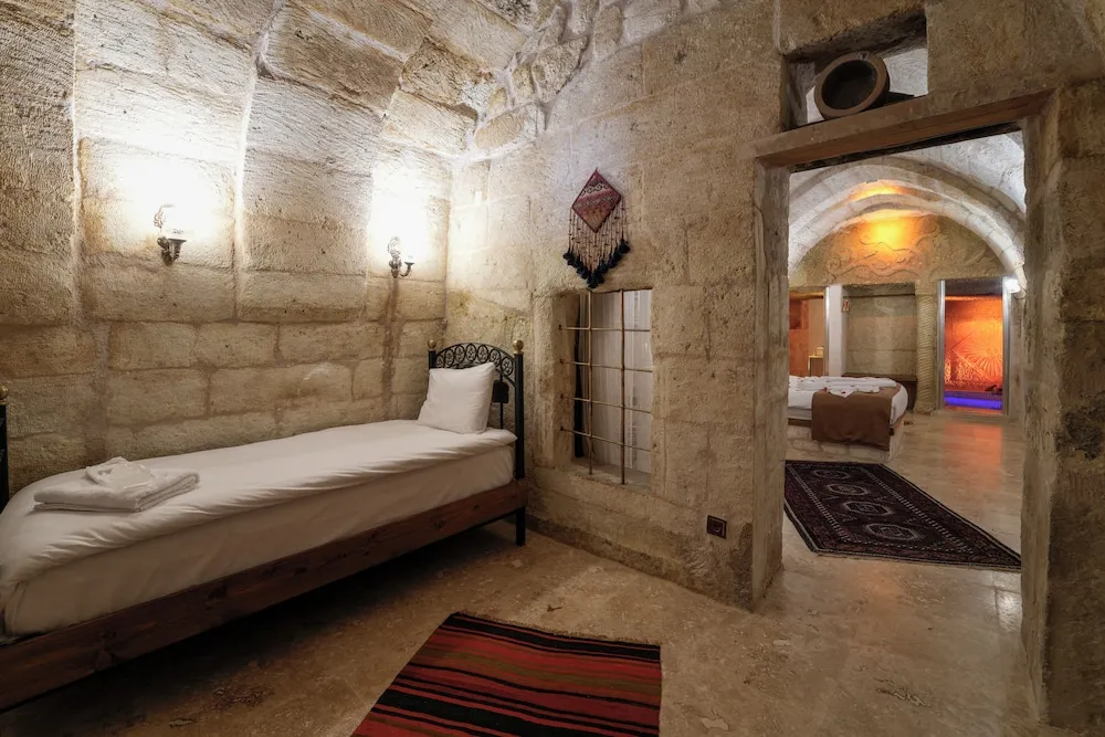 Honeymoon Üç Kişilik Oda