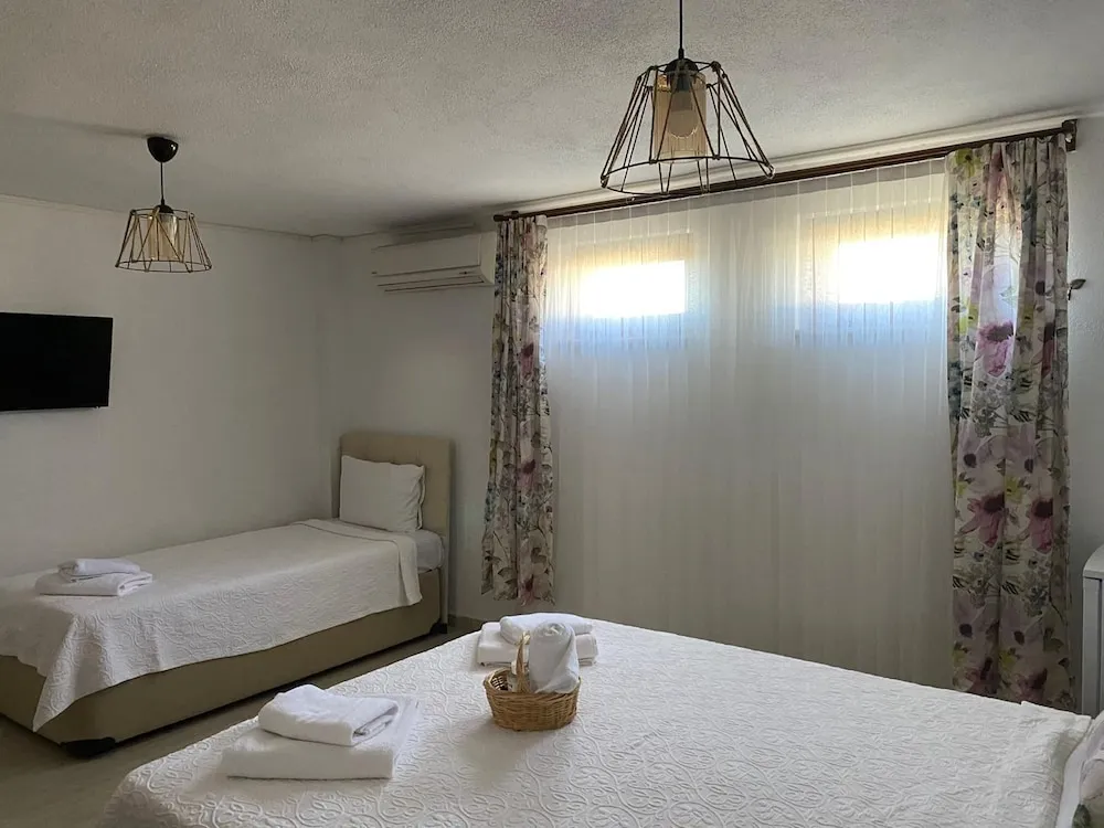 Ekonomi Üç Kişilik Oda, Bodrum Kat