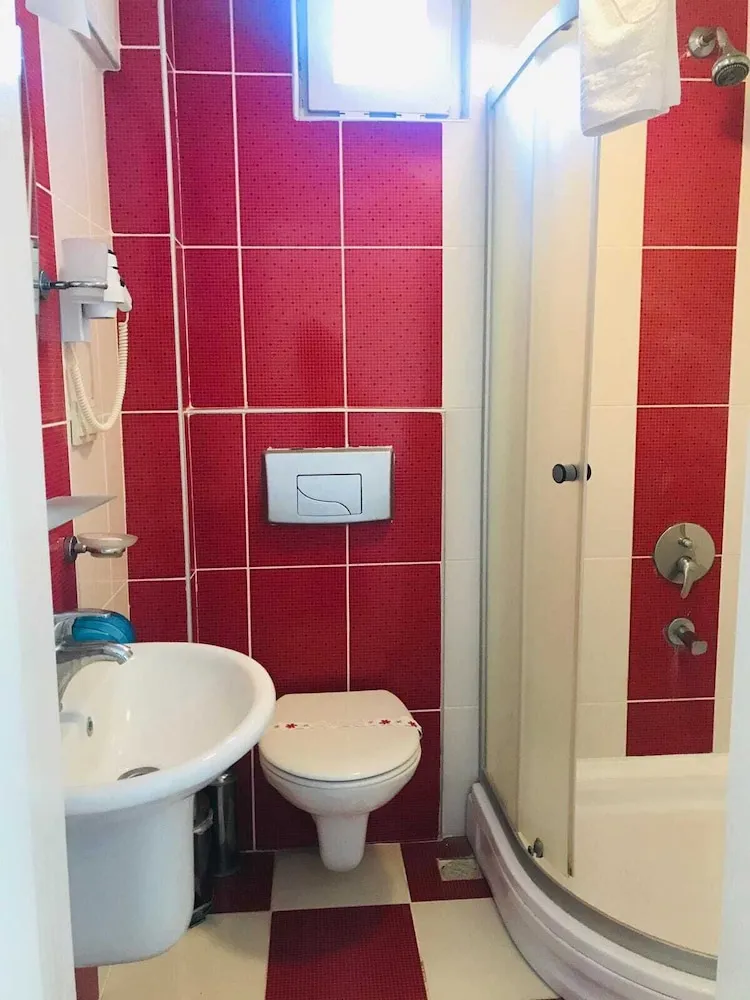 Standard Tek Büyük veya İki Ayrı Yataklı Oda