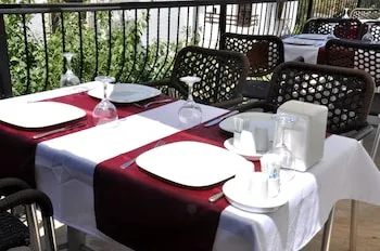Gloria Tibi Jarra Hotel
