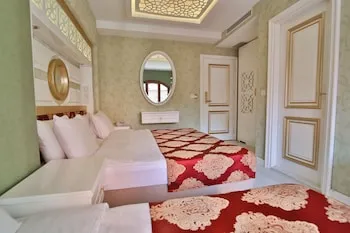Queens Land Istanbul