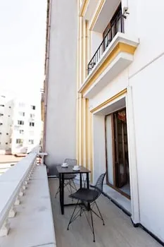 Queens Land Istanbul
