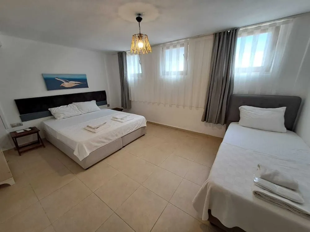 Economy Üç Kişilik Bodrum Kat Oda