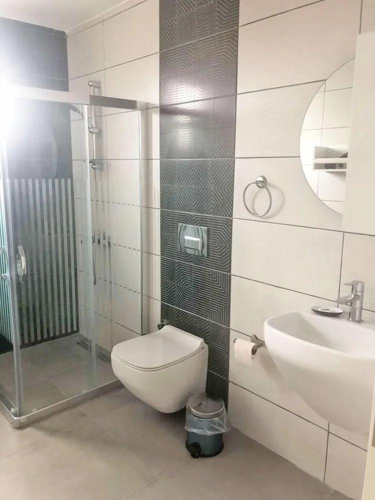 Deluxe Üç Kişilik Oda, Bahçe Manzaralı