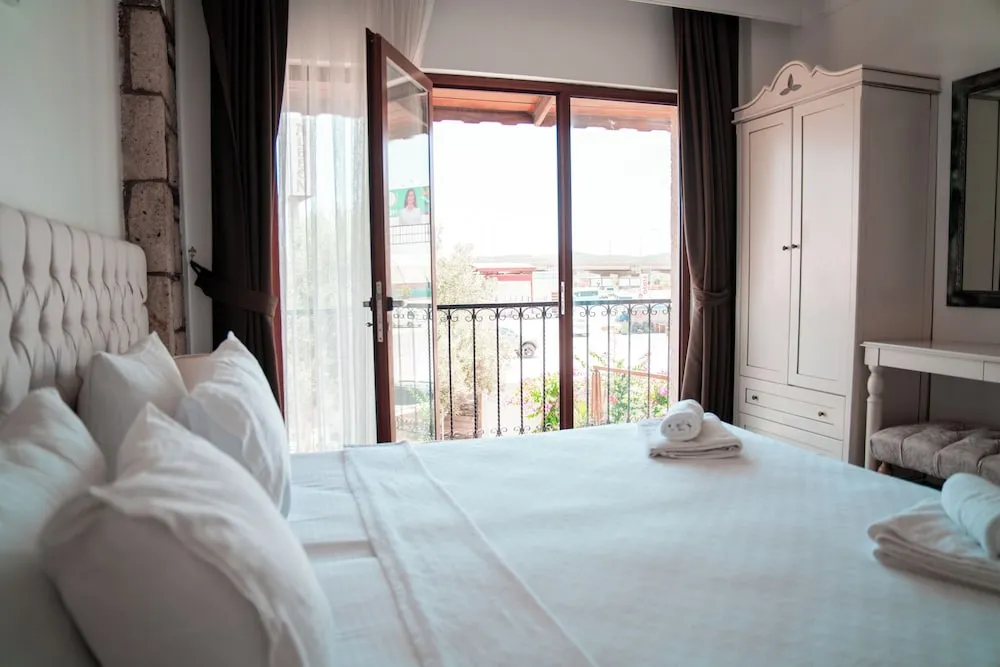 Deluxe Tek Büyük Yataklı Oda, Bahçe Manzaralı