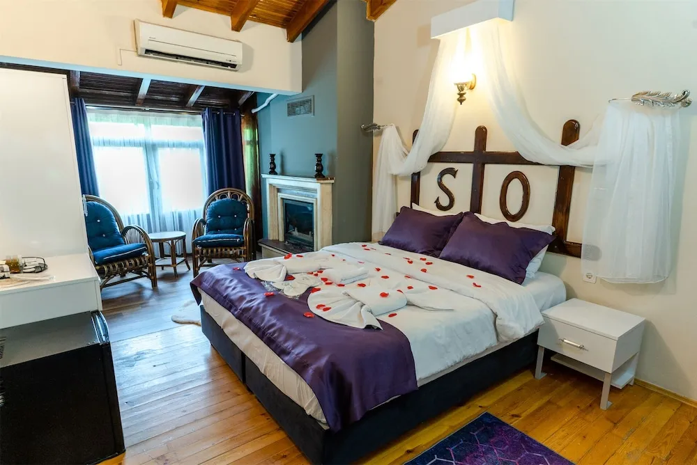 DELUXE JAKUZILI SOMINELI ODA