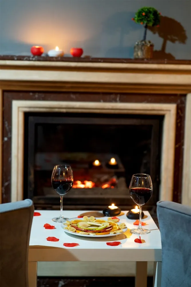 DELUXE JAKUZILI SOMINELI ODA