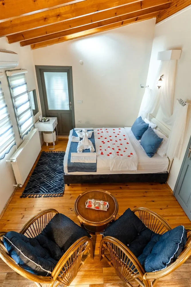 DELUXE JAKUZILI SOMINELI ODA