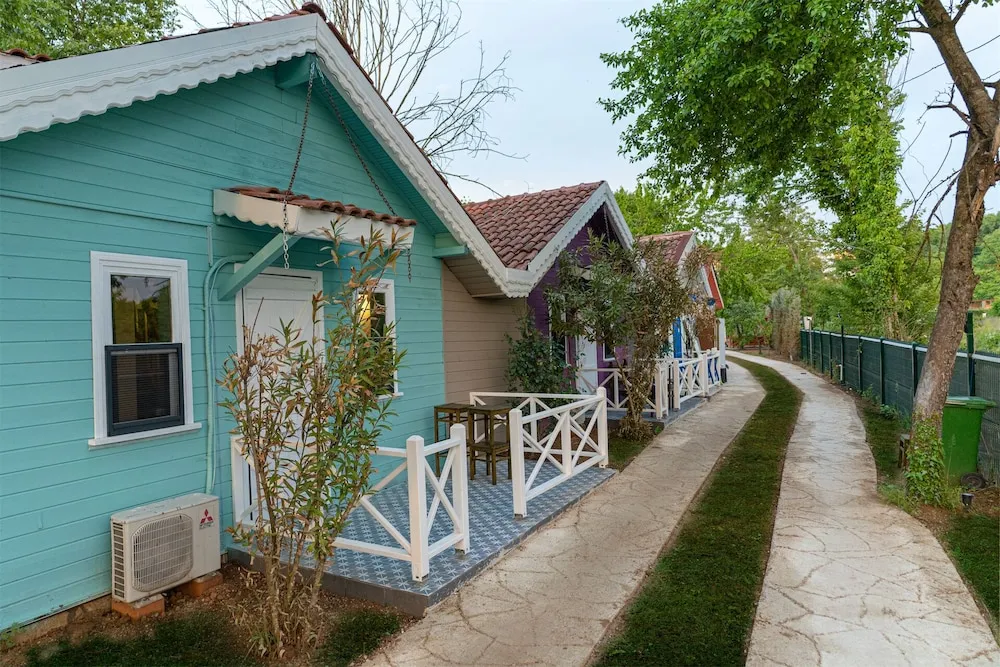 SOMINELI AILE BUNGALOV