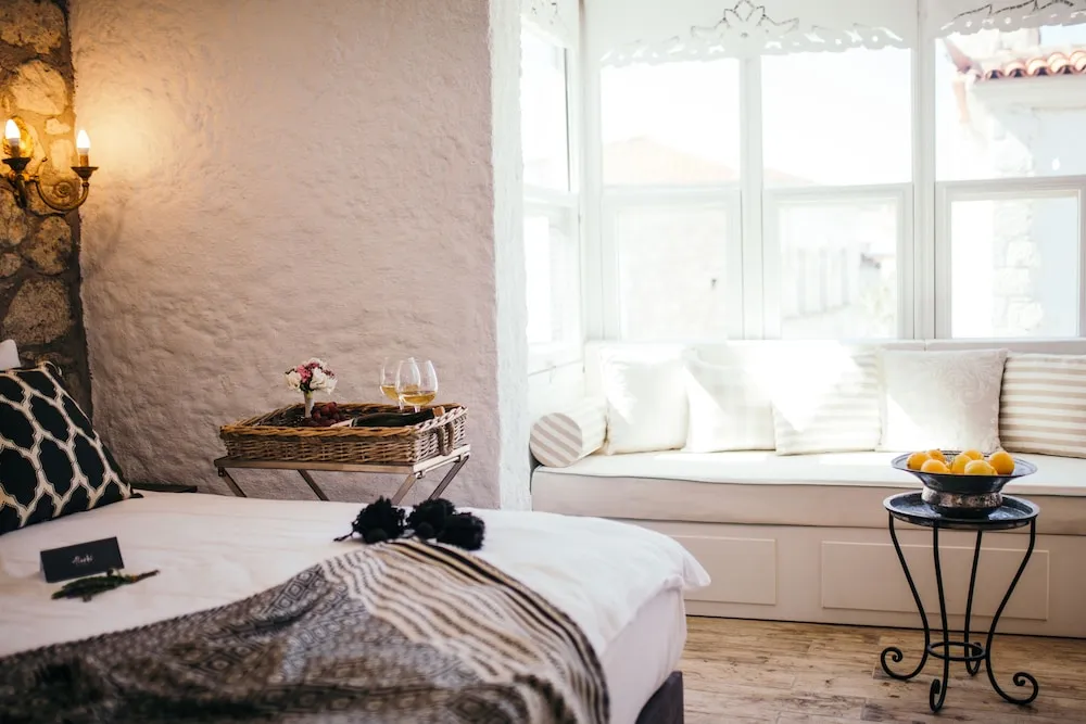 Double Room with Bay Window