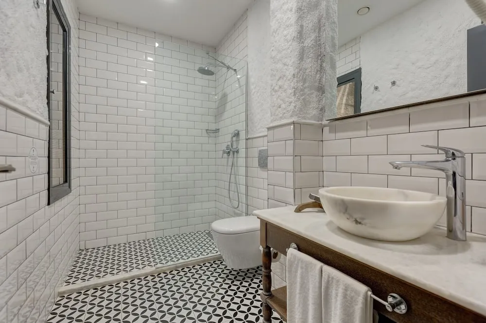 Double Room with Bay Window