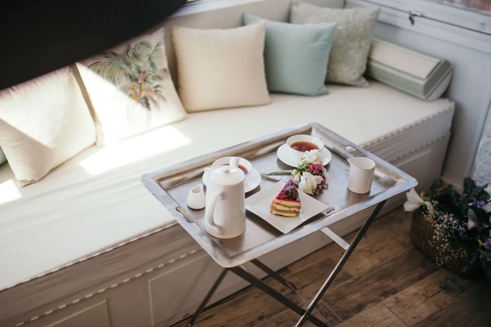 Double Room with Bay Window