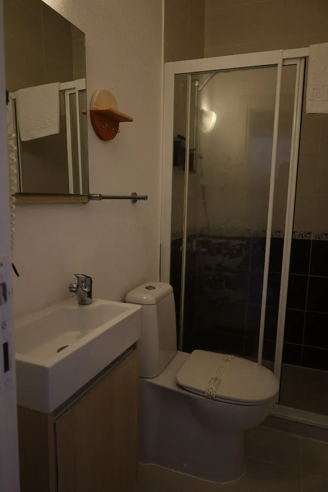Standard Tek Büyük Yataklı Oda