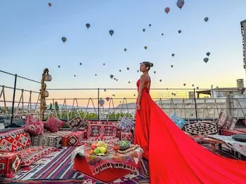 Nomads Cave Hotel & Rooftop