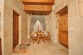 Nomads Cave Hotel & Rooftop