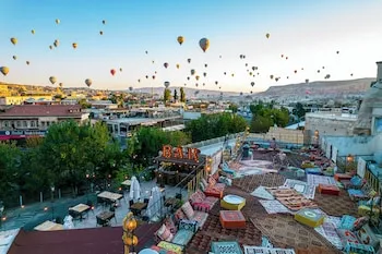 Nomads Cave Hotel & Rooftop