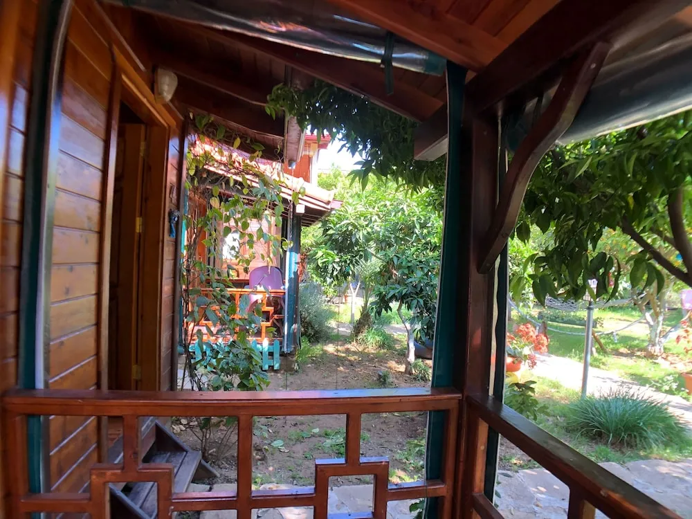 Bungalov, Birden Çok Yatak, Balkon, Bahçe Manzaralı