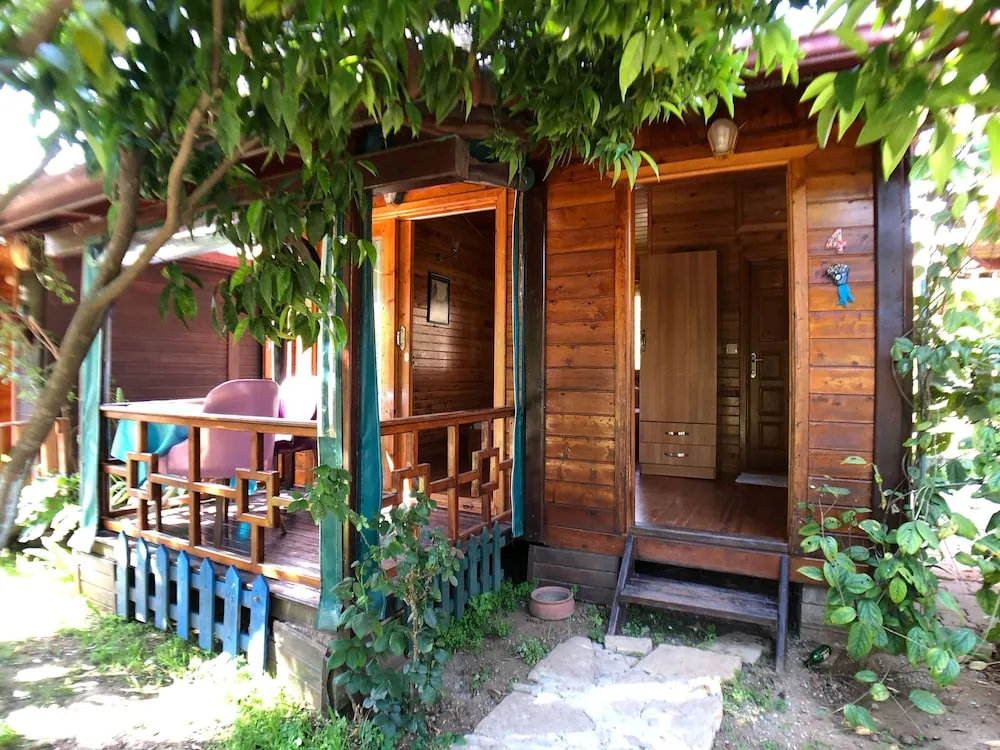 Bungalov, Birden Çok Yatak, Balkon, Bahçe Manzaralı