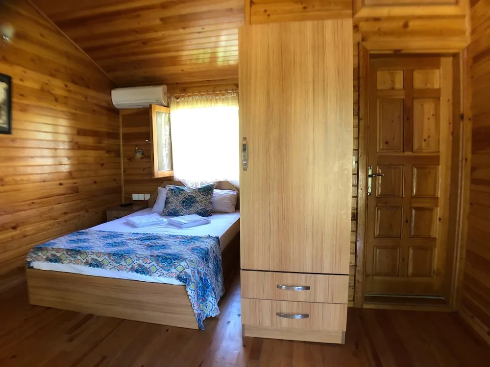 Bungalov, Birden Çok Yatak, Balkon, Bahçe Manzaralı