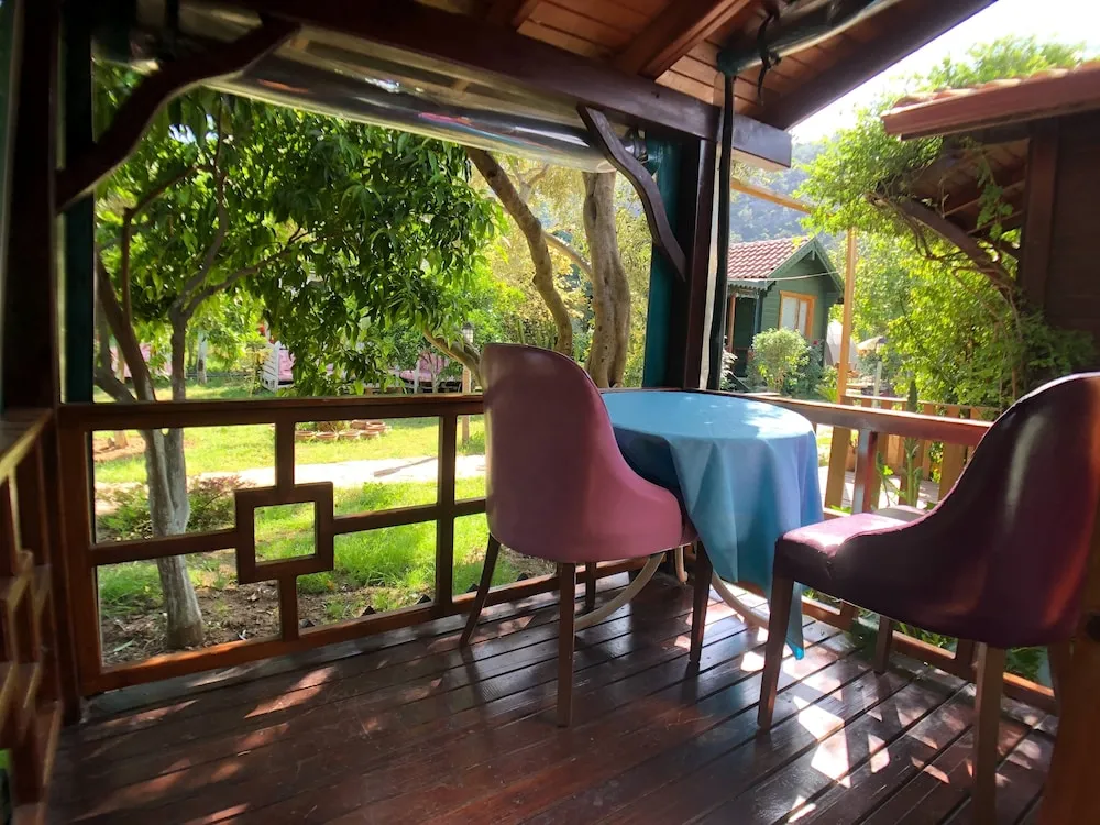 Bungalov, Birden Çok Yatak, Balkon, Bahçe Manzaralı