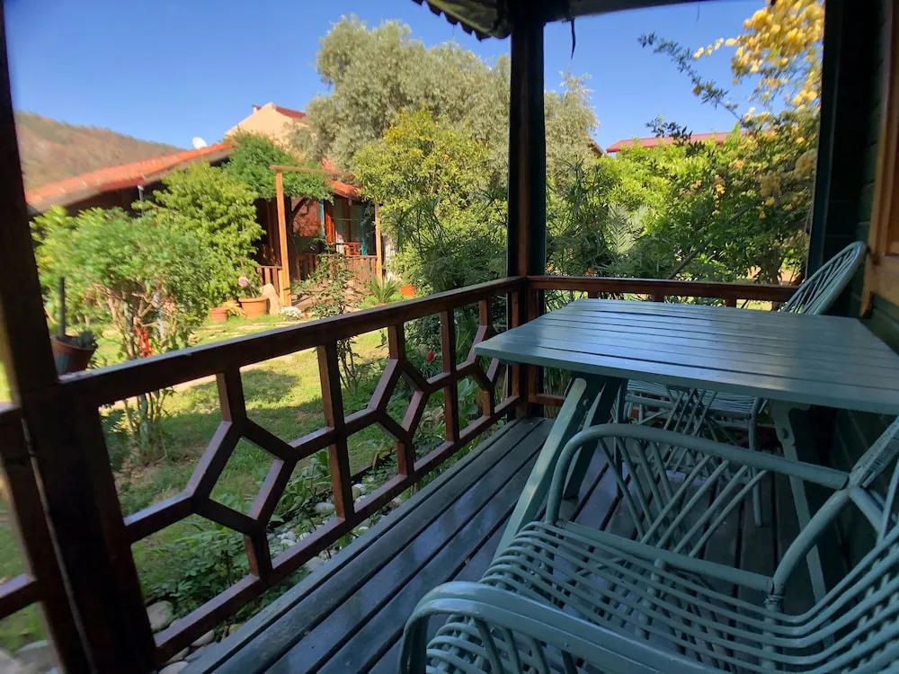 Family Bungalov, Balkon, Bahçe Manzaralı