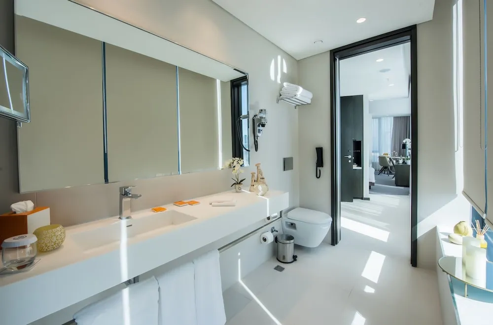 Spacious Centro Corner Suite