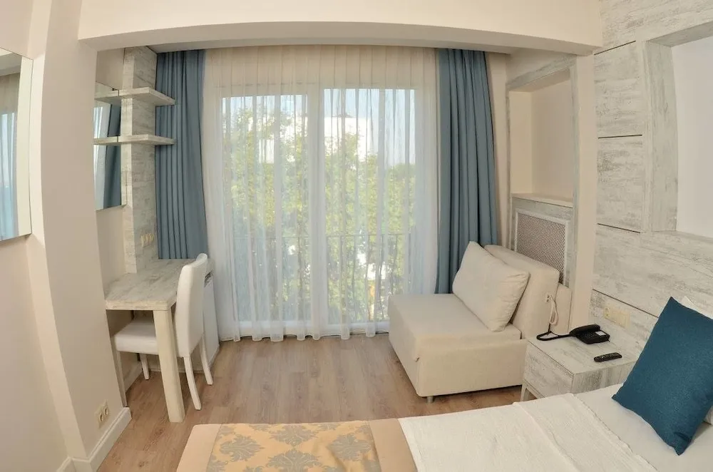 Standard Tek Büyük veya İki Ayrı Yataklı Oda, Deniz Manzaralı