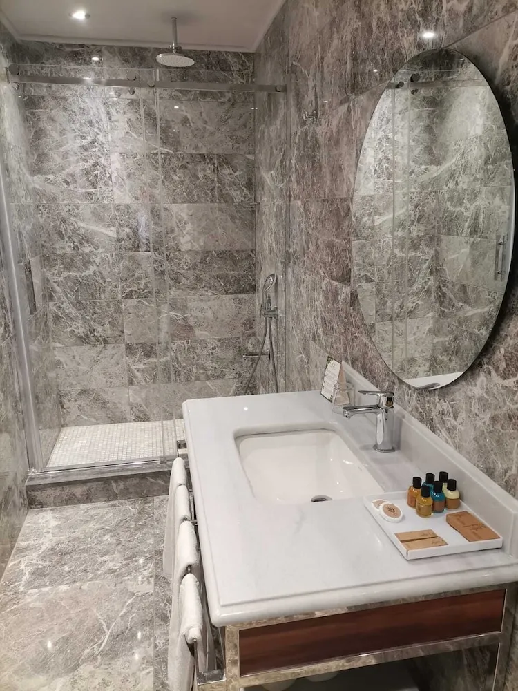 Junior Suite Room