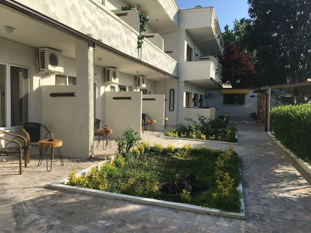 Standard Tek Büyük Yataklı Oda, Bahçe Manzaralı