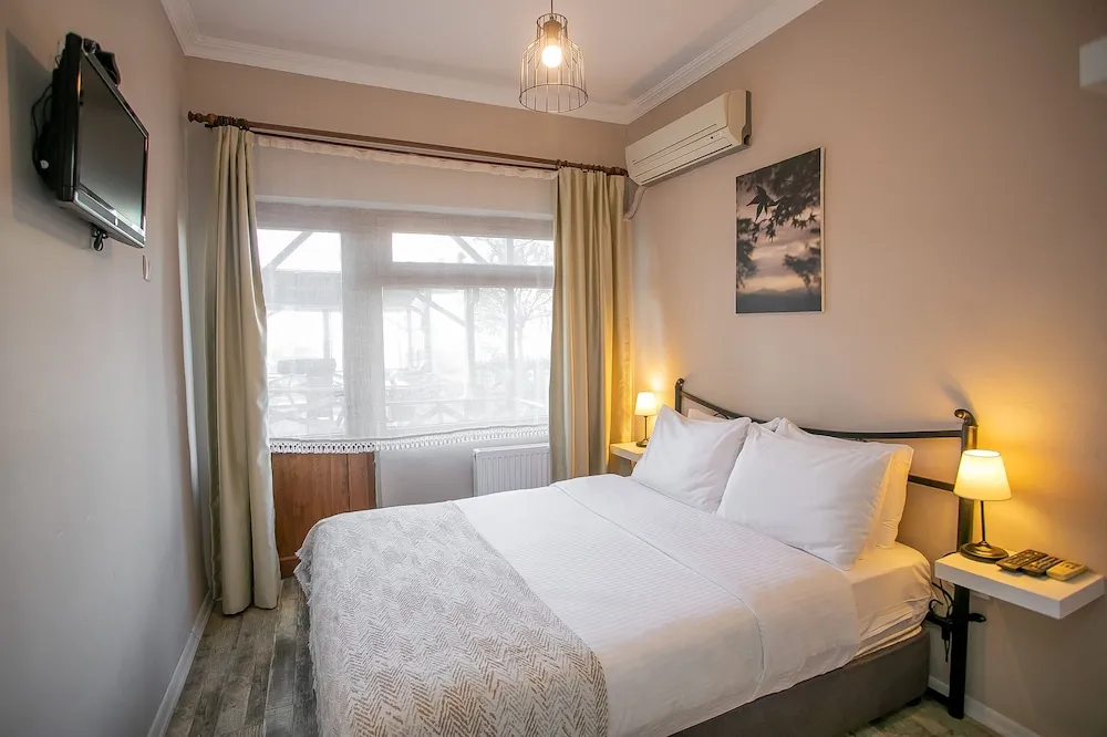 Romantic Tek Büyük Yataklı Oda