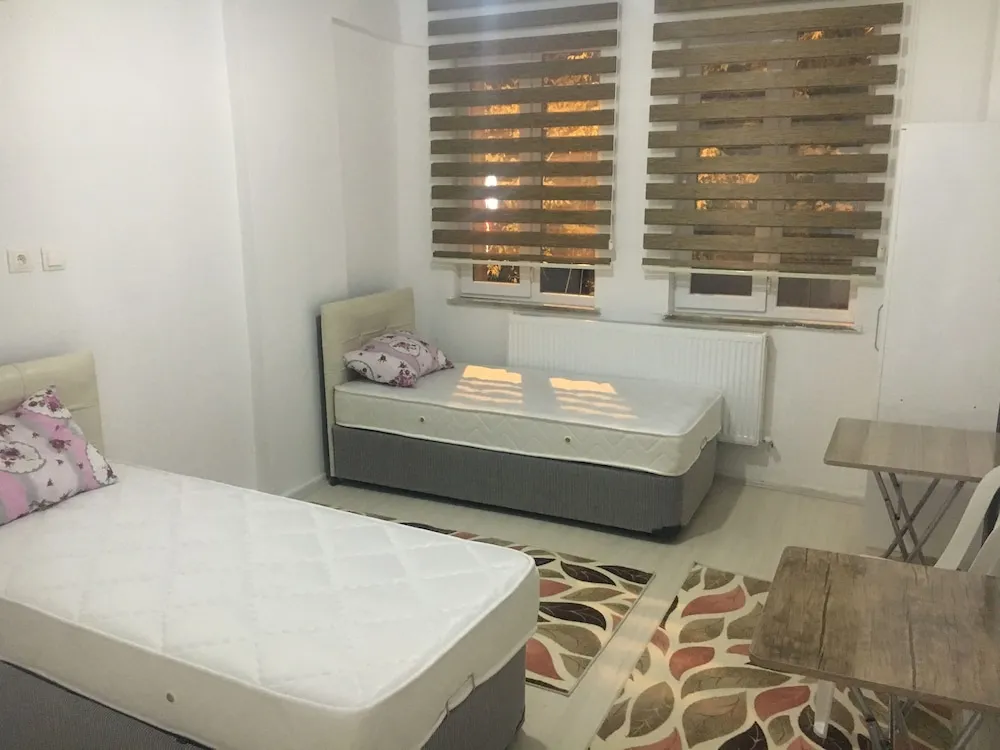 Standard Tek Büyük veya İki Ayrı Yataklı Oda