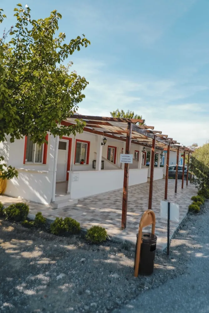 Apart Daire, Kısmi Deniz Manzaralı
