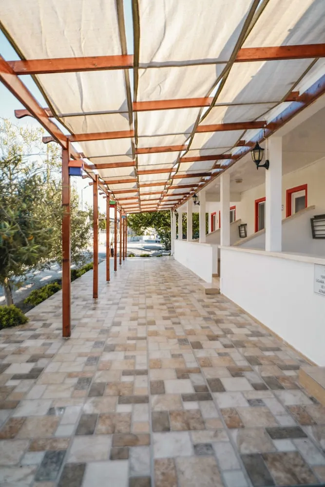 Apart Daire, Kısmi Deniz Manzaralı