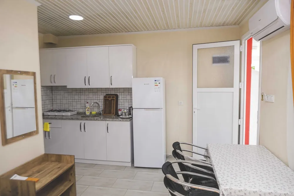 Apart Daire, Kısmi Deniz Manzaralı