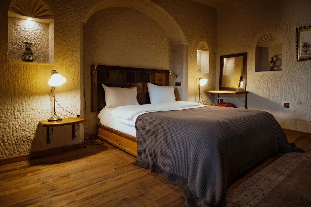 Cave Suite with View
